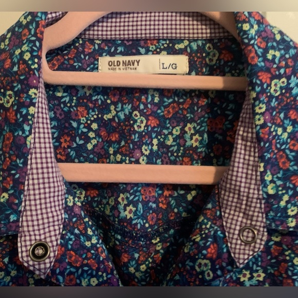 Old Navy shirt - Picture 2 of 4